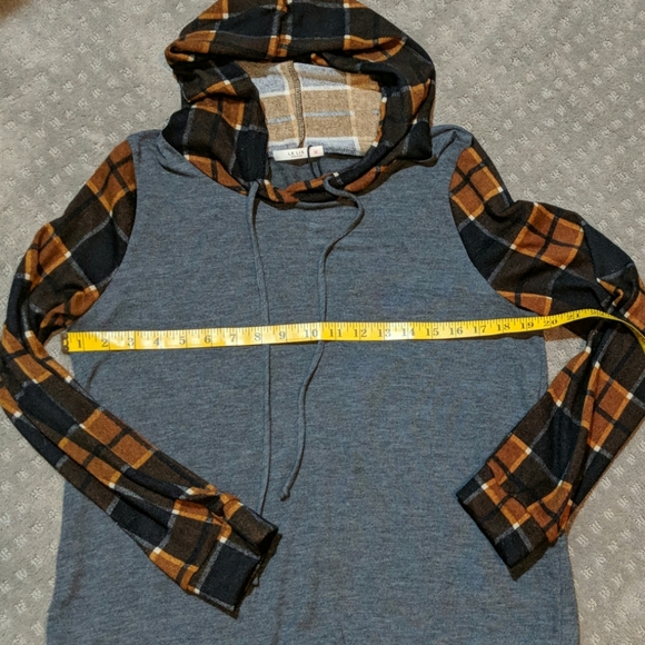 Last One! NWT Plaid Hoodie - Picture 6 of 6
